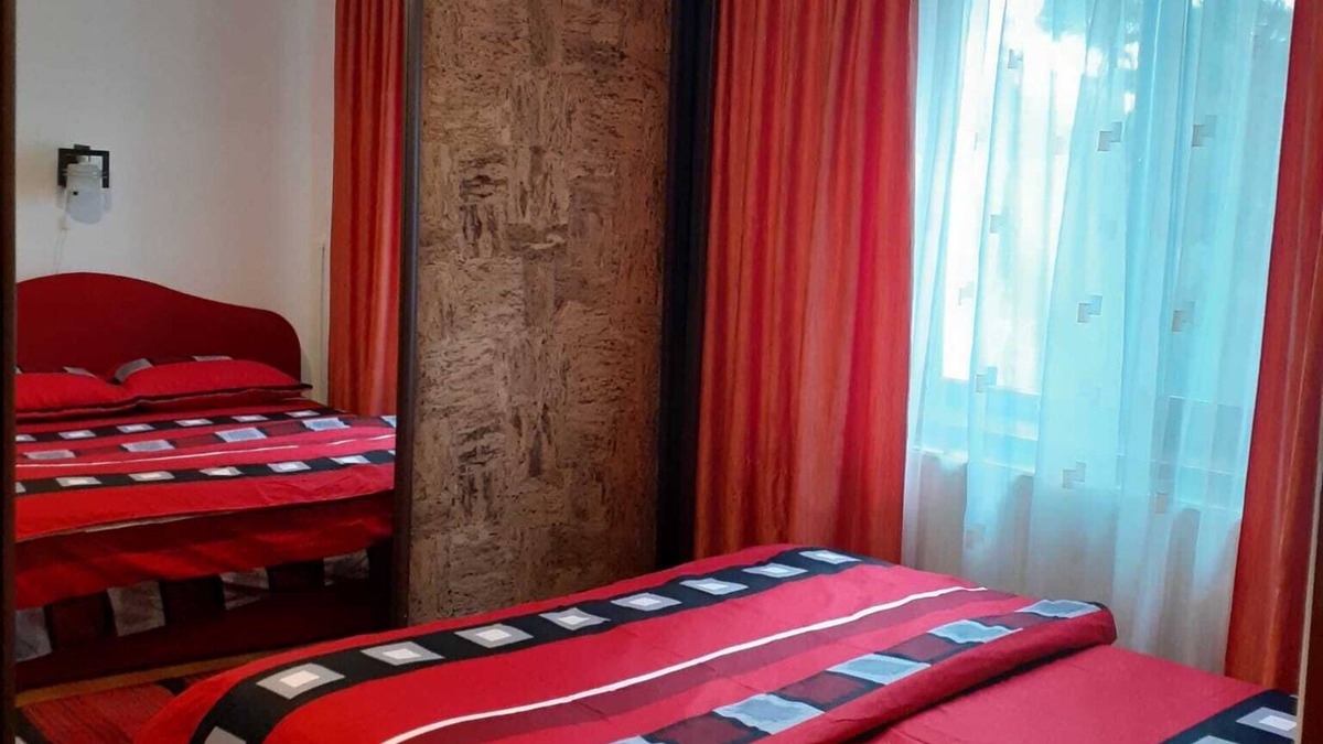 Suceava Apartment | Cozy apartment, located near a vibrant main street ideal for short term retreat