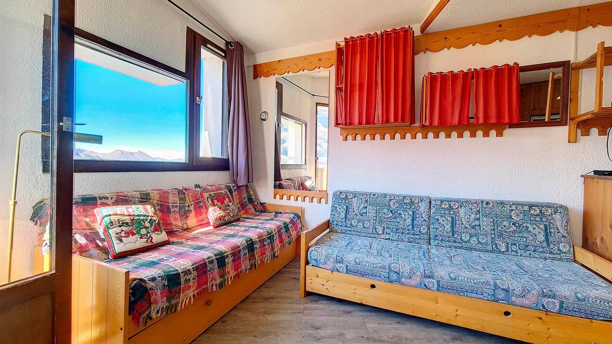 Reberty Apartment | Cozy Apartment Near Slopes with Balcony