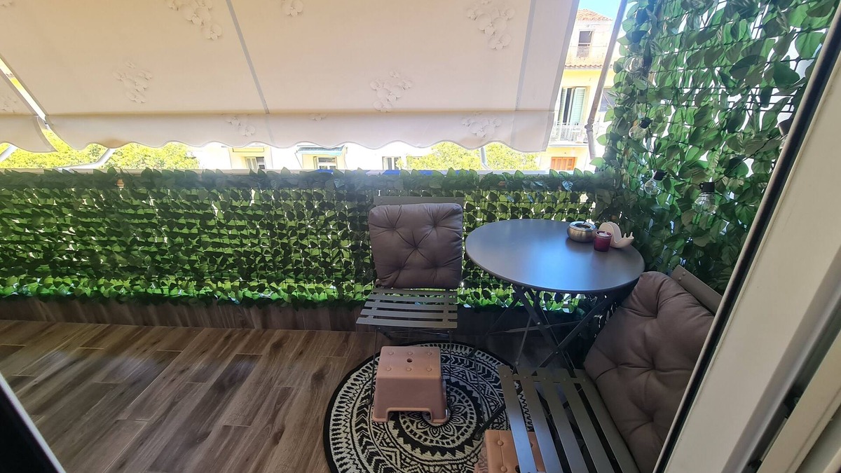 Neos Kosmos Apartment | Cozy apartment next to tram and metro station, 1500 meters from Acropolis
