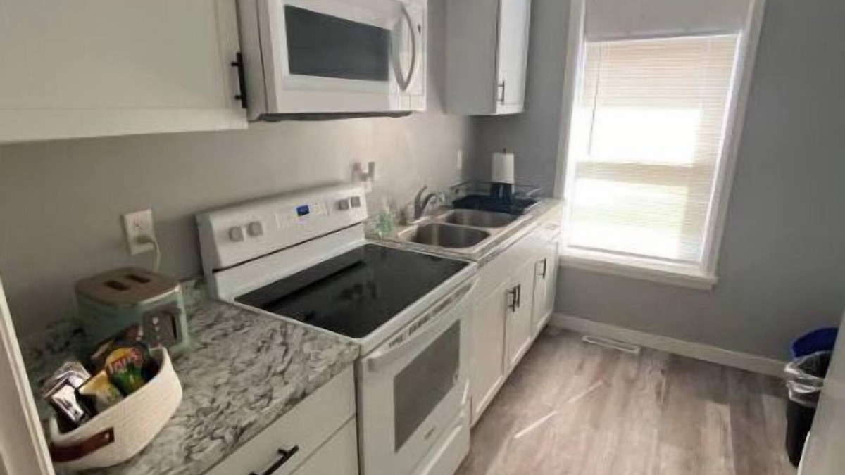 Albert Lea Apartment | Cozy apartment next to Fountain lake, hospital and downtown restaurants.