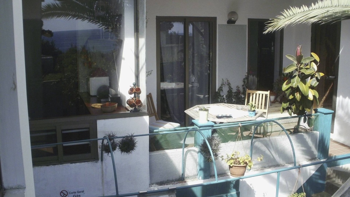 Lagoa Apartment | Cozy apartment on the south coast with sea views