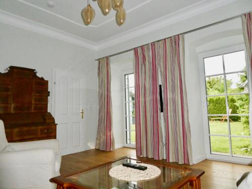 Steyr Apartment | Cozy Apartment Steyr Mitte, ruhig, Parkplatz, Terasse, 2 Schlafzimmer, WLAN