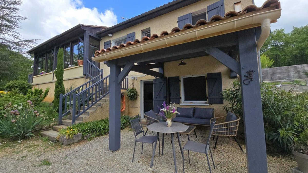 Bigaroque Apartment | Cozy apartment with terrace and pool in Périgord Noir