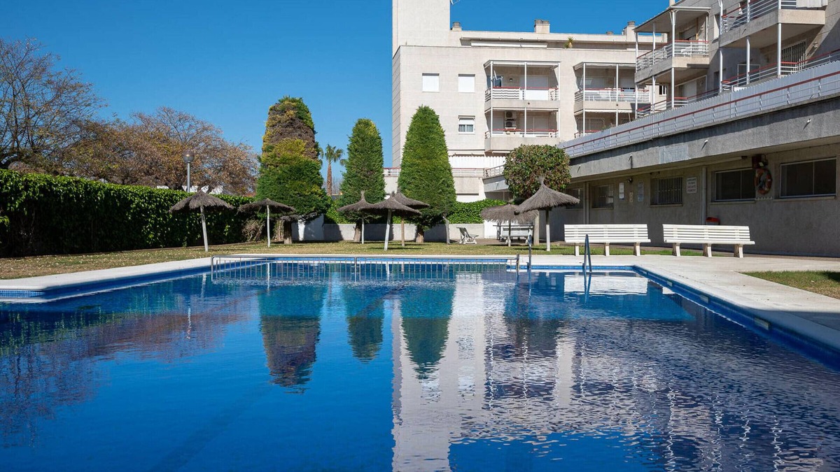 Torredembarra Apartment | Cozy Apartment with A/C, Pool, and Parking 280m from the Beach