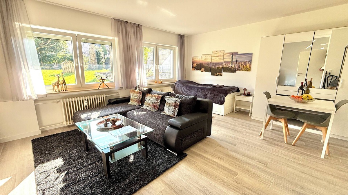 Osterath Apartment | Cozy apartment with a view of the countryside near the trade fair