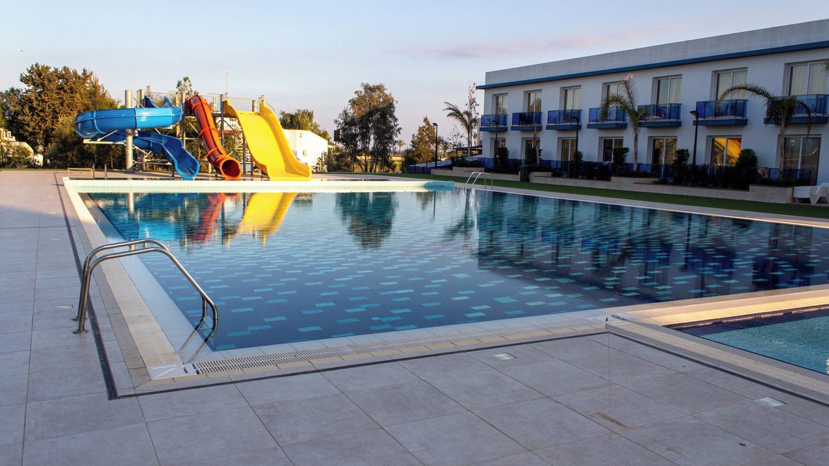Trikomo Apartment | COZY APARTMENT WITH AMAZING SEA VIEW IN THE BUSTLING LONG BEACH