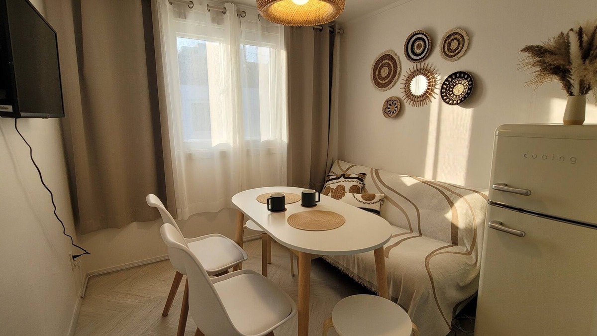 Bisan-dong Apartment | Cozy apartment with fun board games, 10 minutes drive from downtown area.