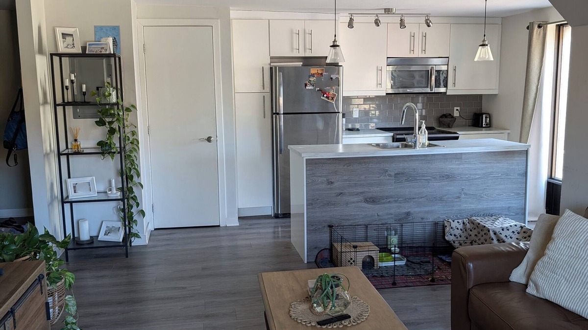 Saint-Laurent Apartment | Cozy Apartment with Large Balcony, Steps to Metro and Downtown Montreal