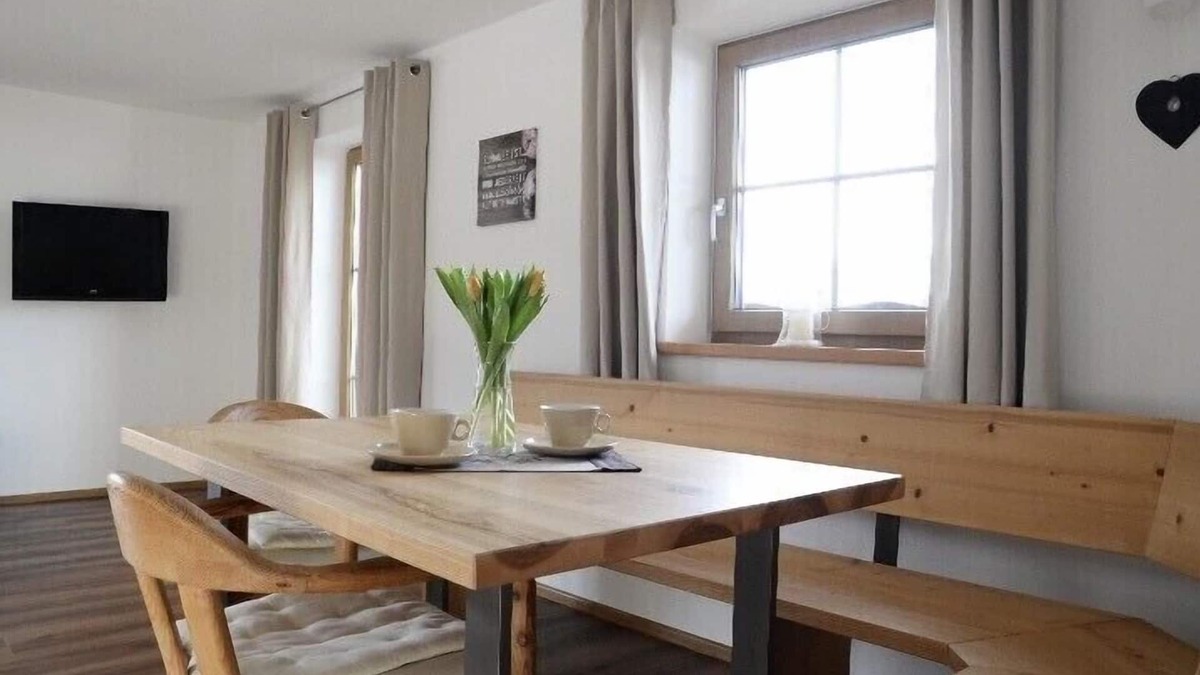 Buching Apartment | Cozy apartment with panoramic views of mountains and Neuschwanstein Castle