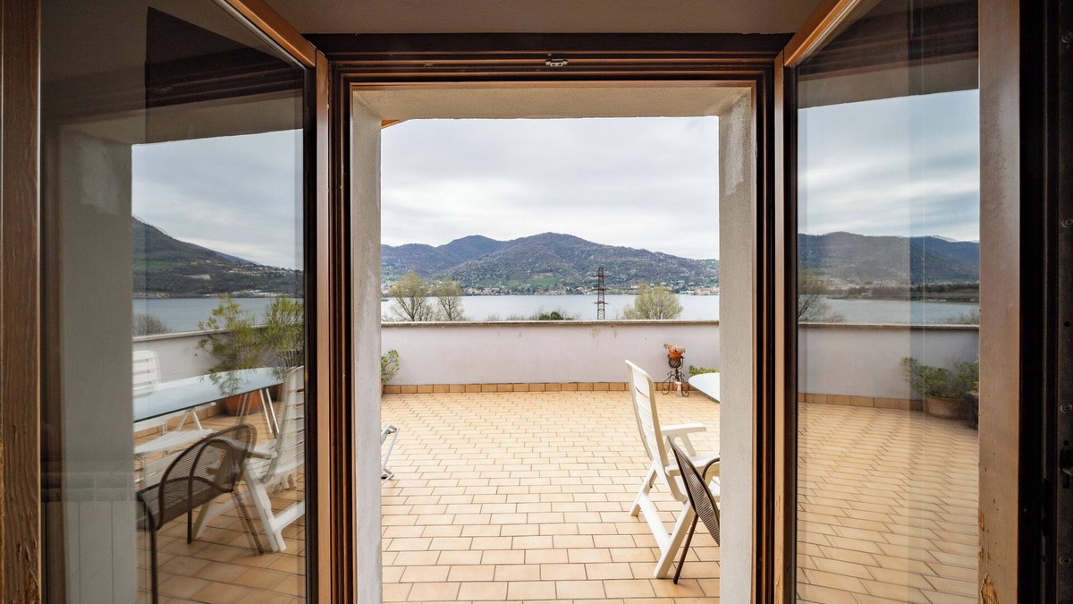 Lecco Apartment | Cozy Apartment with Panoramic Terrace and Lake View in Lecco - Pet Friendly