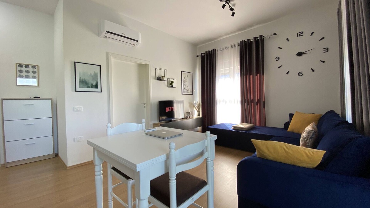 Tirana Apartment | Cozy Apt in Colorful Complex Wifi/Ac/Netflix
