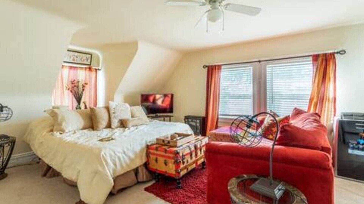 Montclair House | Cozy Apt Walkable to Shop, Eat & NYC Transport