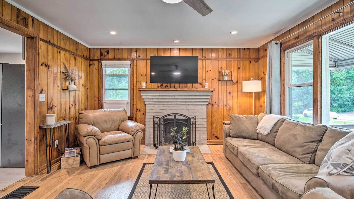 Skyland Cottage | Cozy Arden Cottage, 2 Mi to Lake Julian Park!