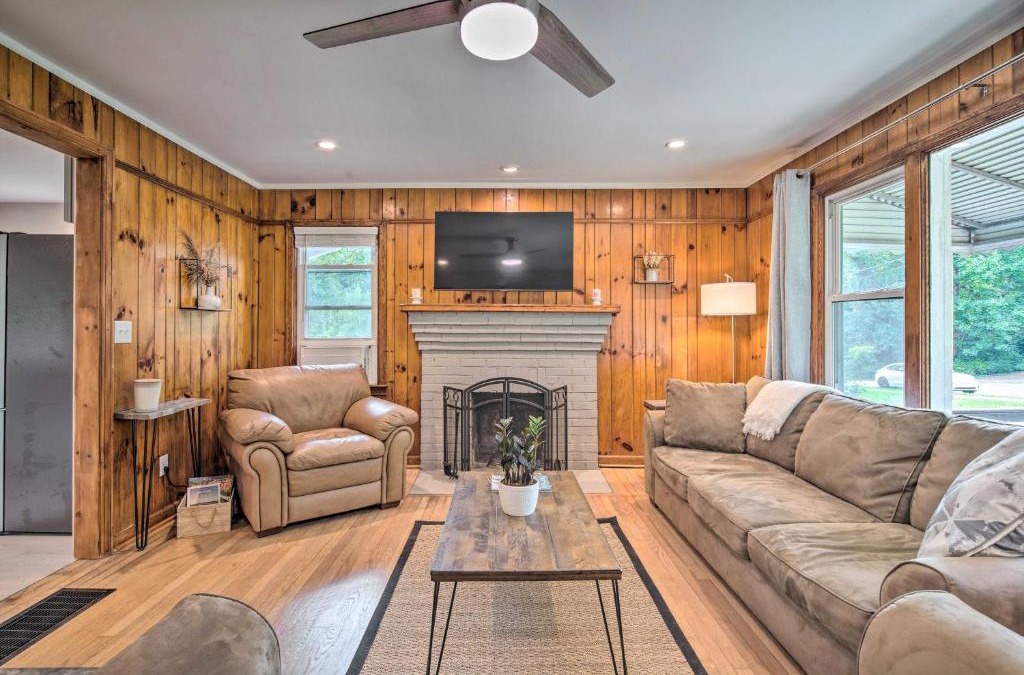 Skyland House | Cozy Arden Cottage, 2 Mi to Lake Julian Park!