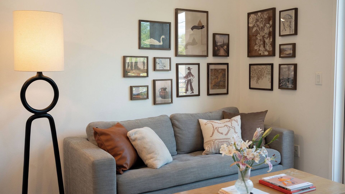 East Cesar Chavez Condo | Cozy Artsy Loft Near Lady Bird Lake/Downtown