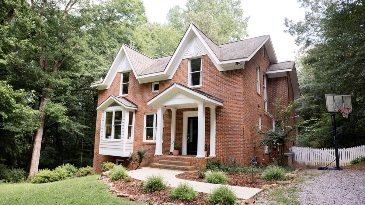 Athens House | Cozy Athens Home on the Brook