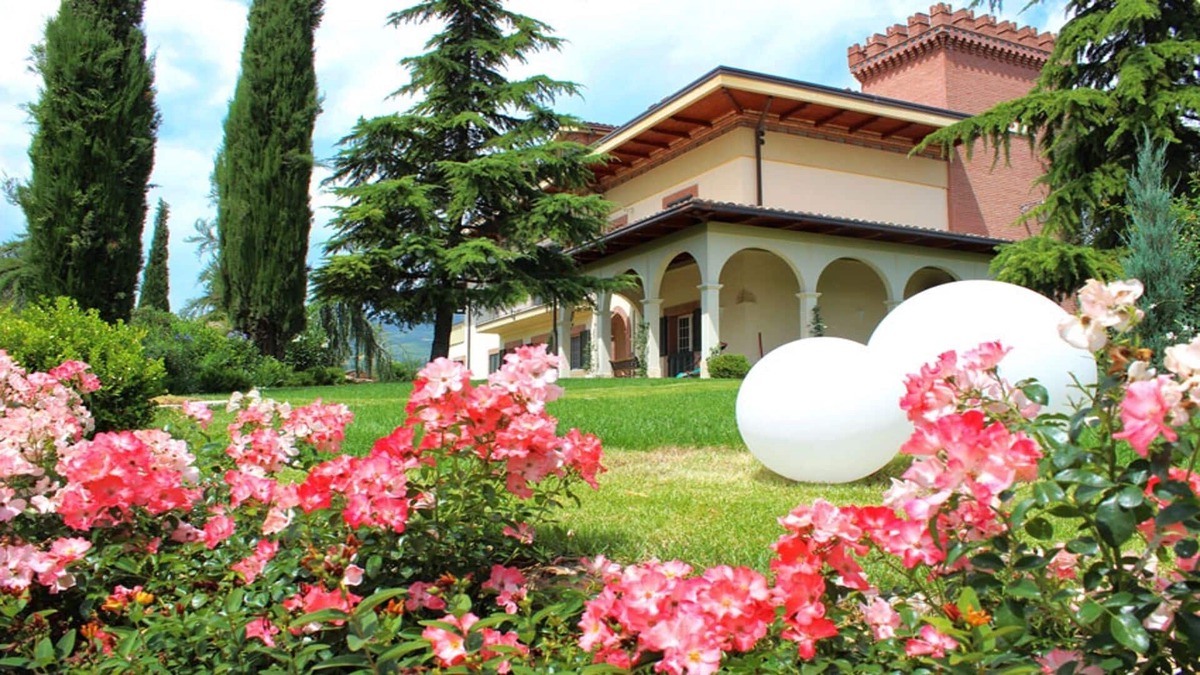 Teramo Villa | Cozy Attic in Villa, A.C. garden and free parking