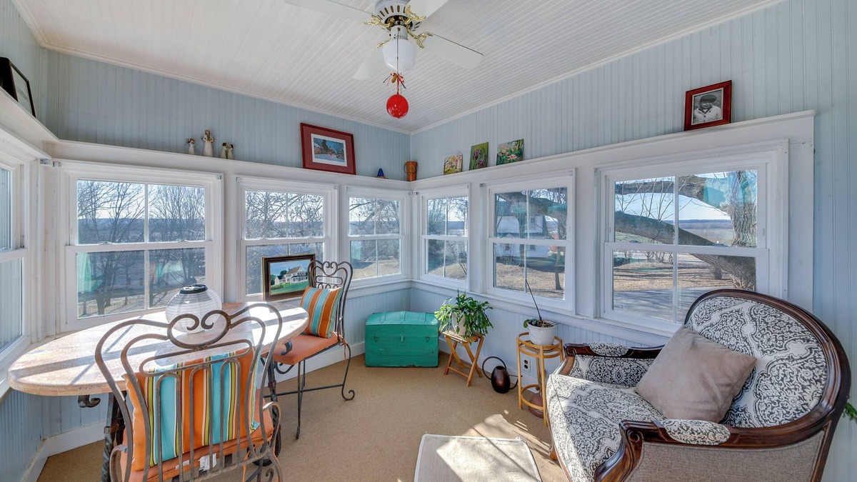 Augusta House | Cozy Augusta Home w/Porch: Walk to Katy Trail!