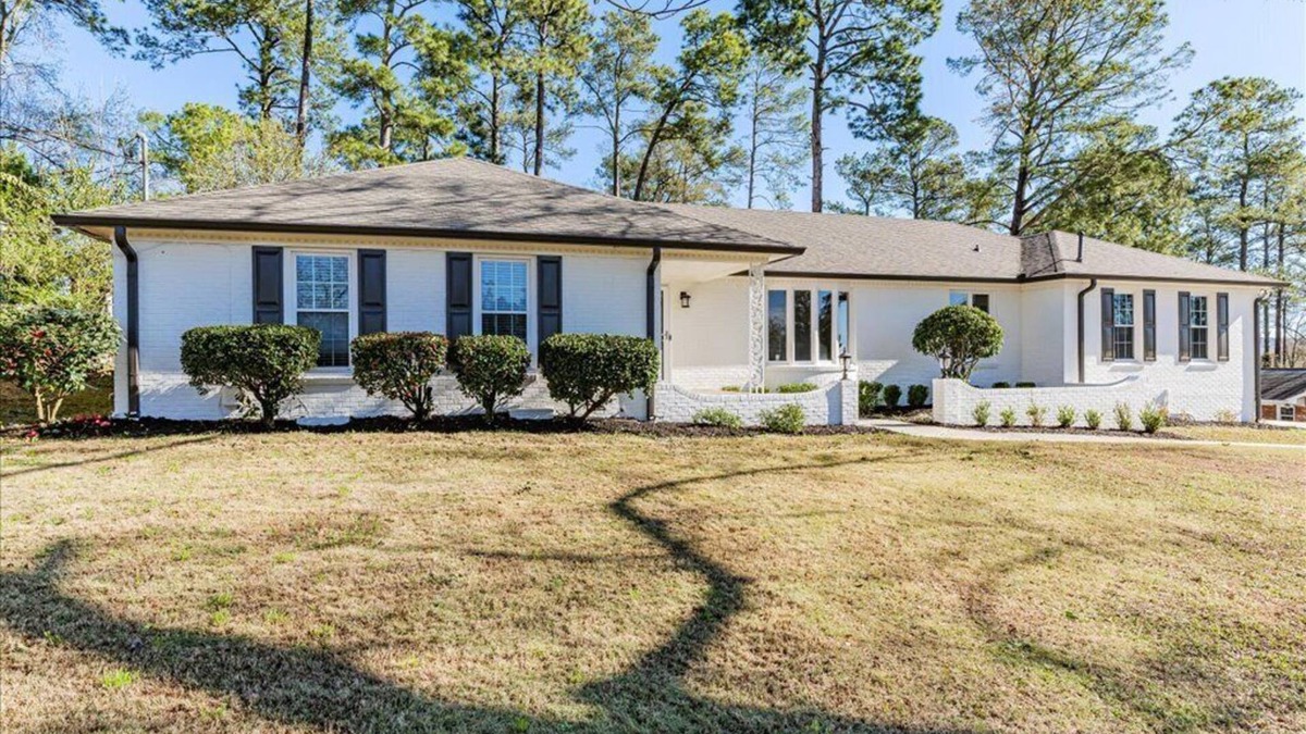 Augusta House | Cozy Augusta home walking distance from Augusta National Golf Course and Masters