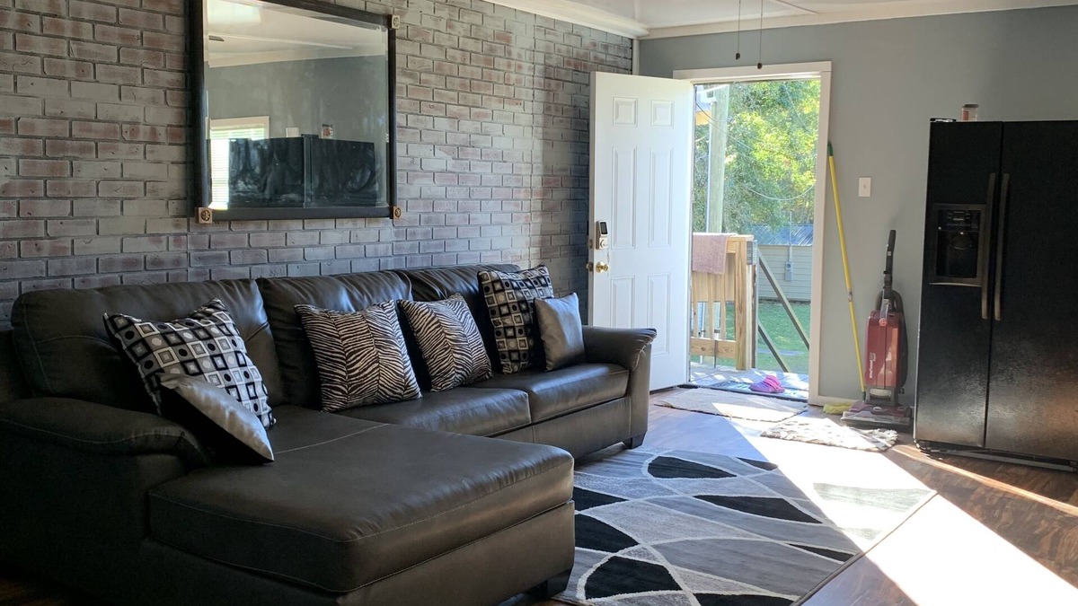 Picayune House | Cozy barn apartment great for travel nurses in South Mississippi Gulf Coast area