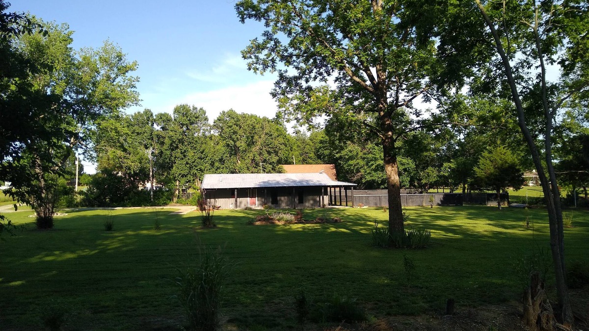 Verdigris House | Cozy Barndominium near Will Rogers Downs and Highway 44. Quiet country setting