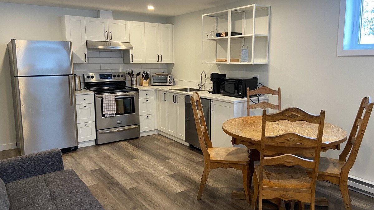 Potton Apartment | Cozy basement apartment near Owl’s Head.