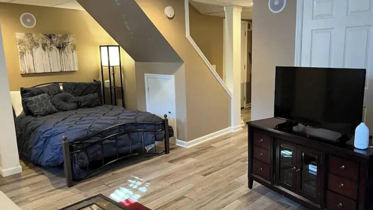 Inglewood Apartment | Cozy Basement Studio Suite in Nashville's Quiet Inglewood