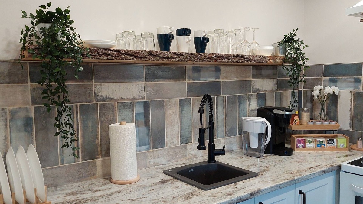 Cochrane Bed & Breakfast | Cozy basement suite near the mountains