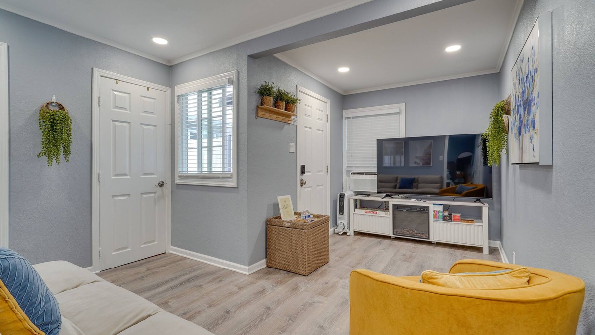 Ashland House | Cozy Bay Area Vacation Rental with Patio