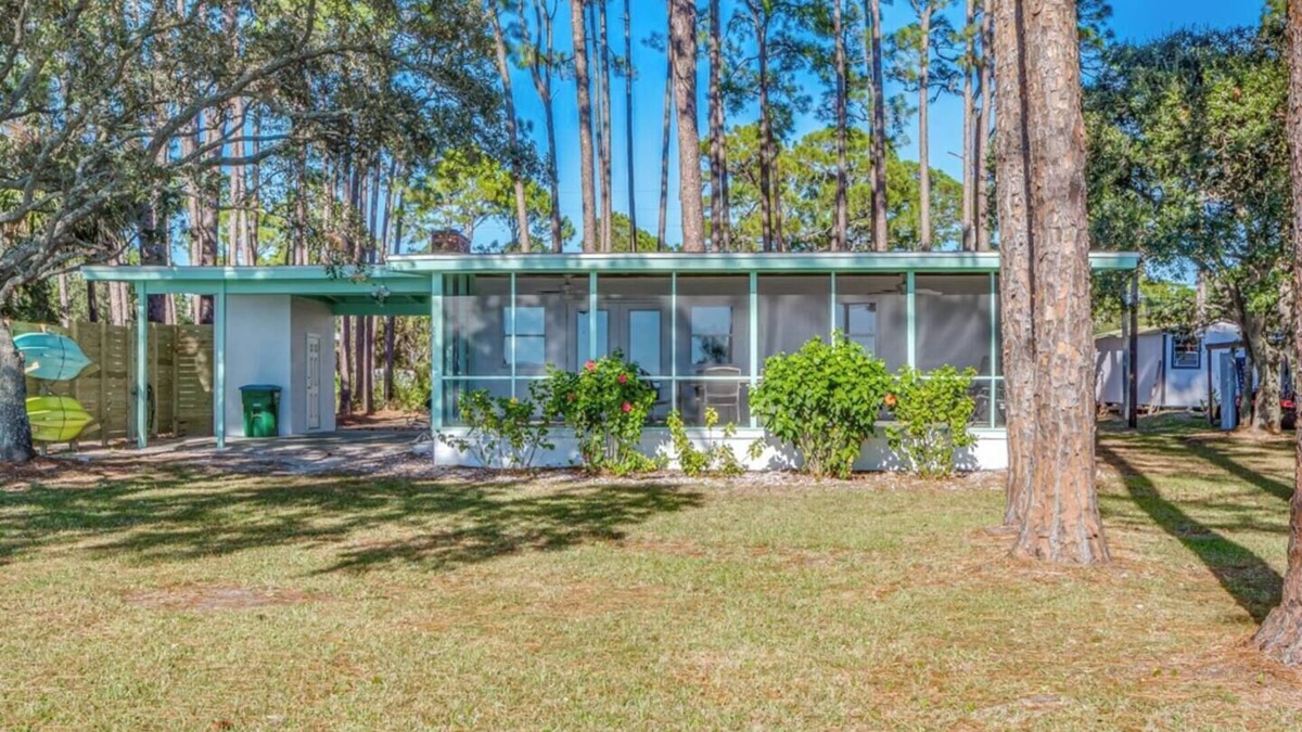 Panacea House | Cozy bayfront farmhouse!