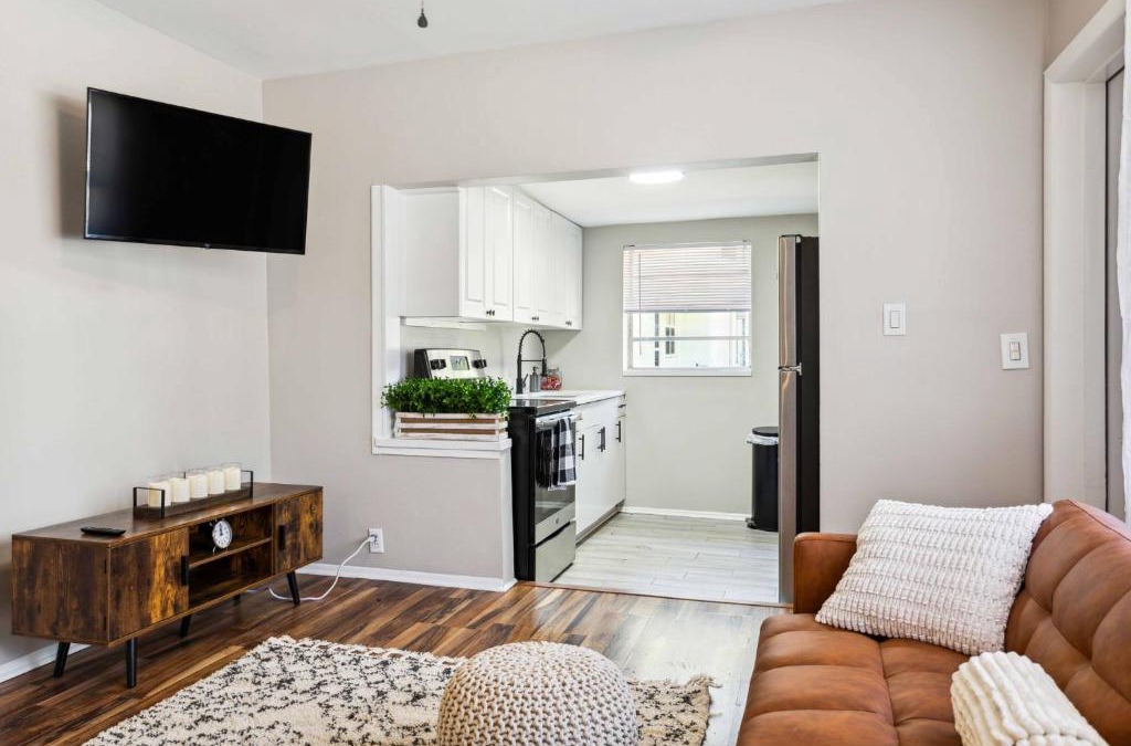 Ballast Point House | Cozy Bayshore - A Perfectly Located Paradise