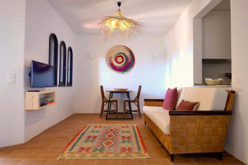 Vale de Covo Apartment | Cozy Beach Apartment W/Sea View, Free Parking & AC