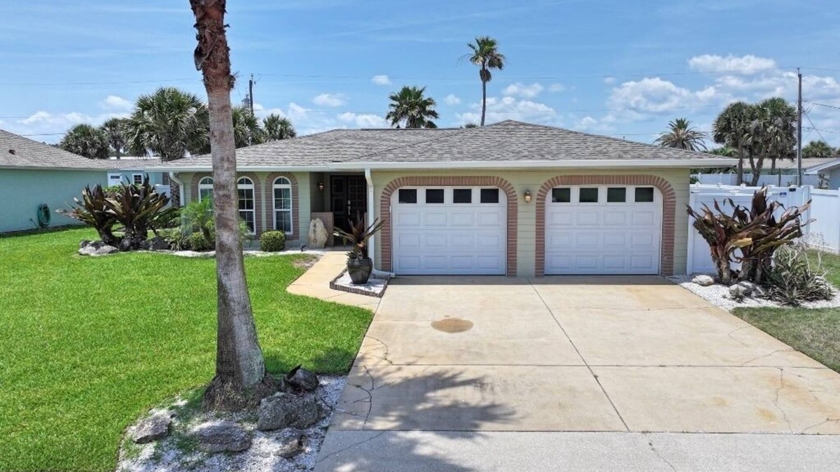 New Smyrna Beach House | Cozy Beach House Steps from the Sand!