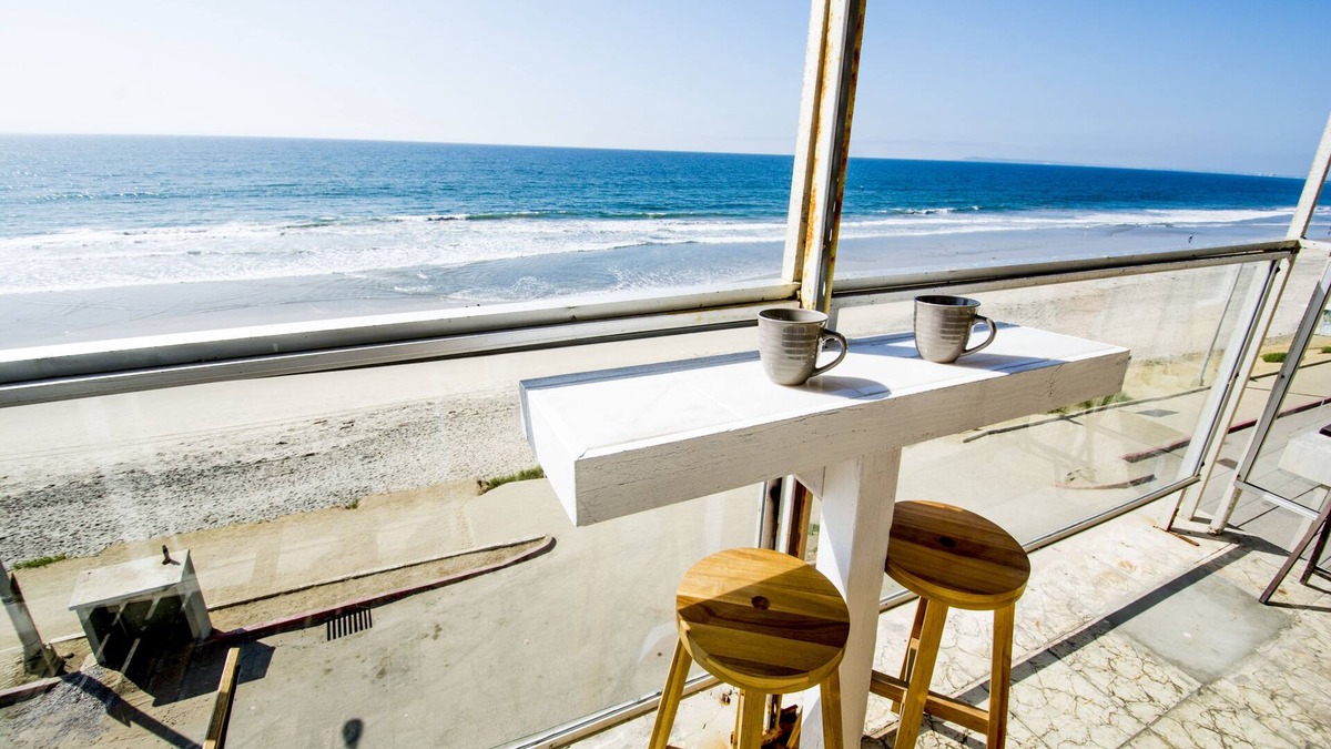 Costa Apartment | Cozy BEACHFRONT 1 Bdr Apt