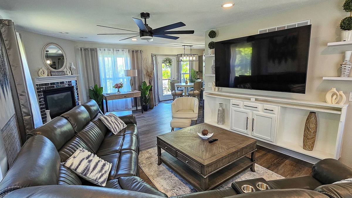 Fairfield House | Cozy, Beautiful, Lovely Home Away from Home. Perfect for family re-unions!