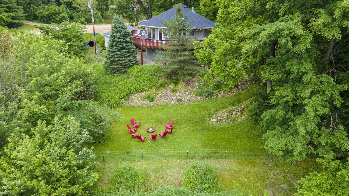 Hale Cottage | Cozy & Beautiful Riverfront Home | Perfect Getaway