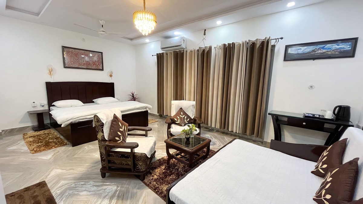 Taj Ganj Bed & Breakfast | Cozy Bed and Breakfast- 9 min walk from Taj Mahal
