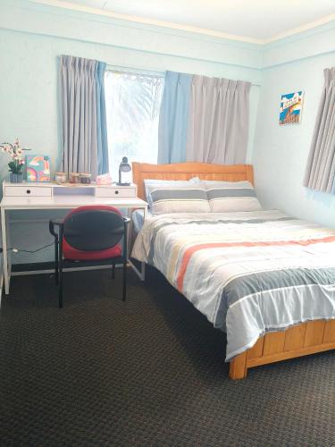 Tauranga House | Cozy Bedroom in Tauranga