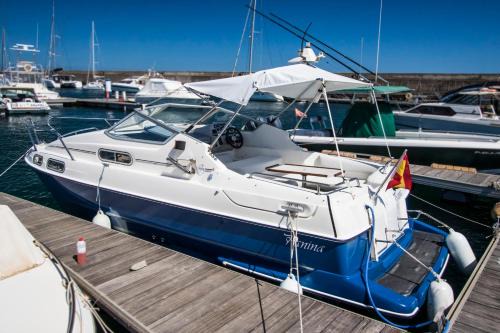 Puerto Calero Boat Rental | Cozy boat to unwind by the ocean