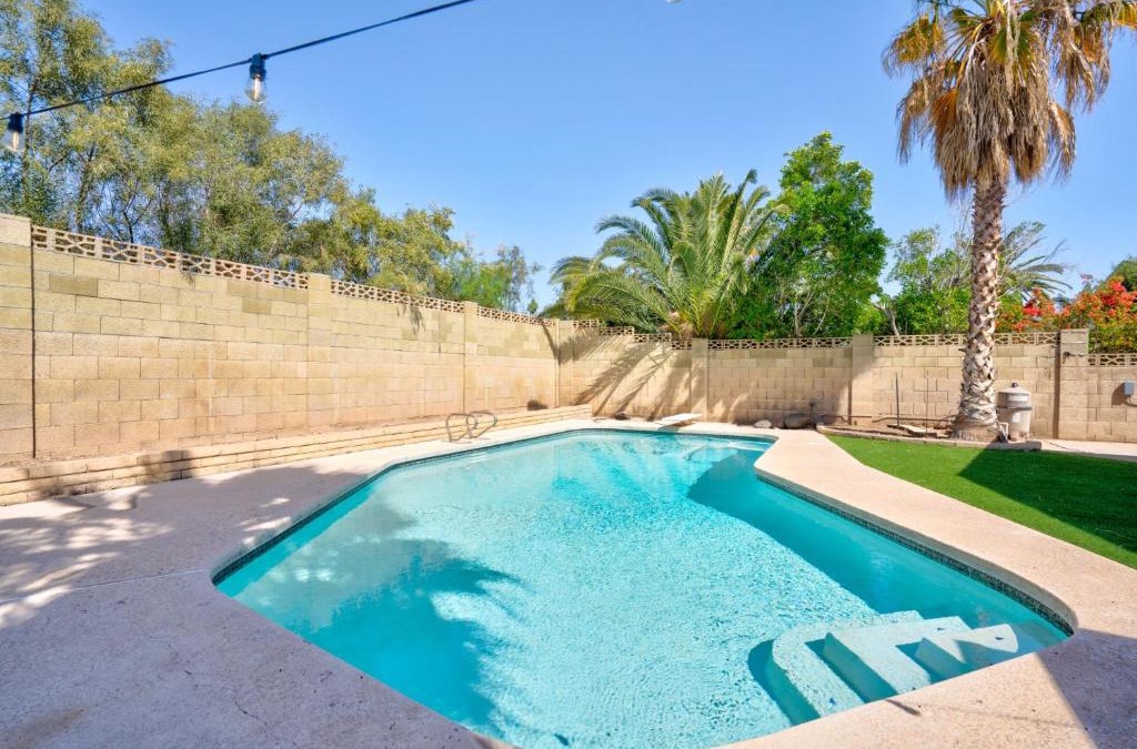Mesa House | Cozy Boho Mesa Home with Diving Pool!