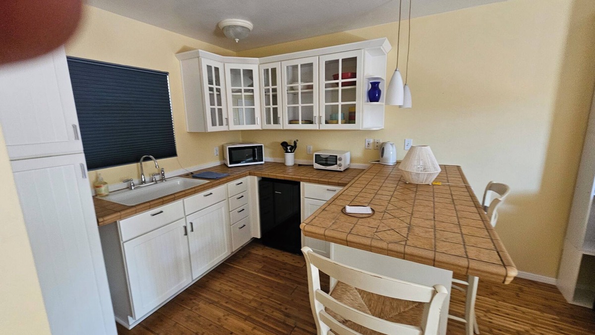 Blenman-Elm Apartment | Cozy BOHO Studio - Walk to UA and Banner - Great for Pet Lover - Private Park!