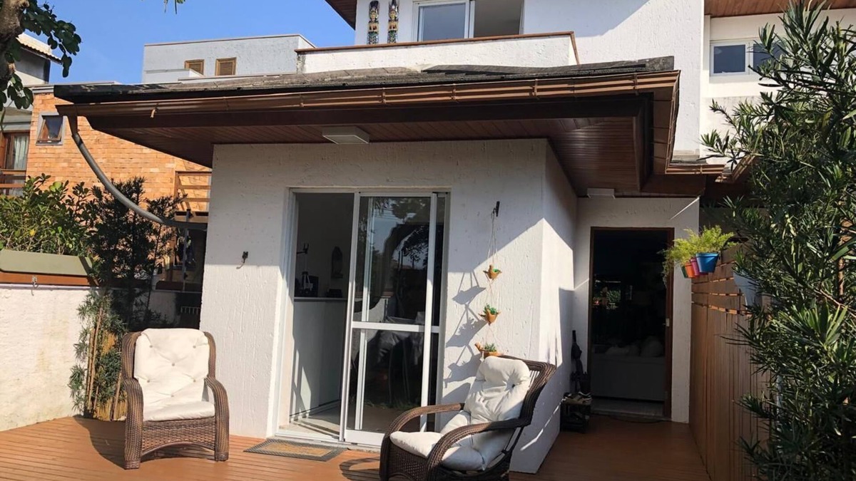Lagoa Pequena House | Cozy near the sea! Calm environment but close to popular places.