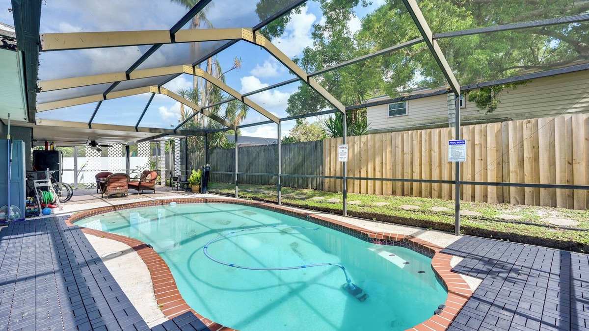 Seffner Community Alliance Apartment | Cozy Brandon Vacation Rental w/Shared Pool!