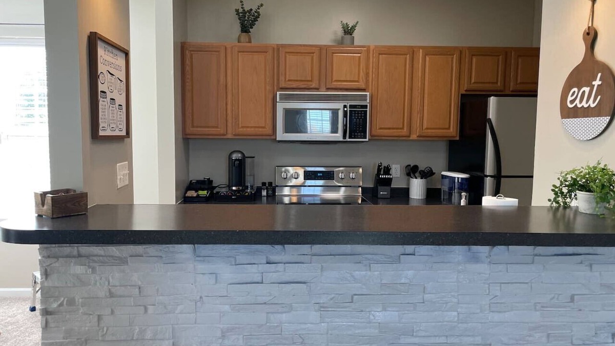 Manassas House | Cozy, bright 2BD w/yard, close to DT-bikes avail!