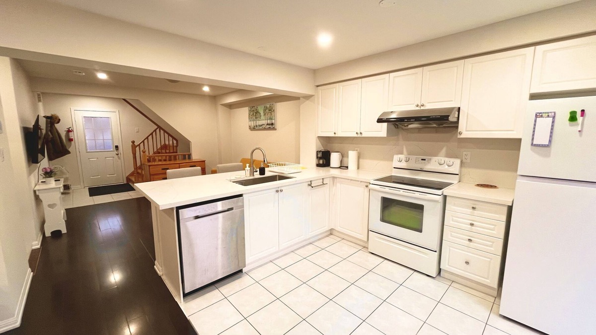 Halton Regional Municipality House | Cozy Bright Home in Milton