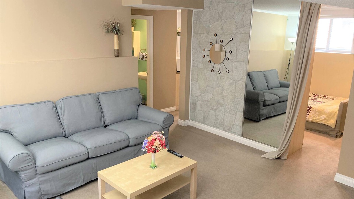 Maple Ridge House | ❤️ Cozy, bright, quiet suite in nice area ✔ Long stays