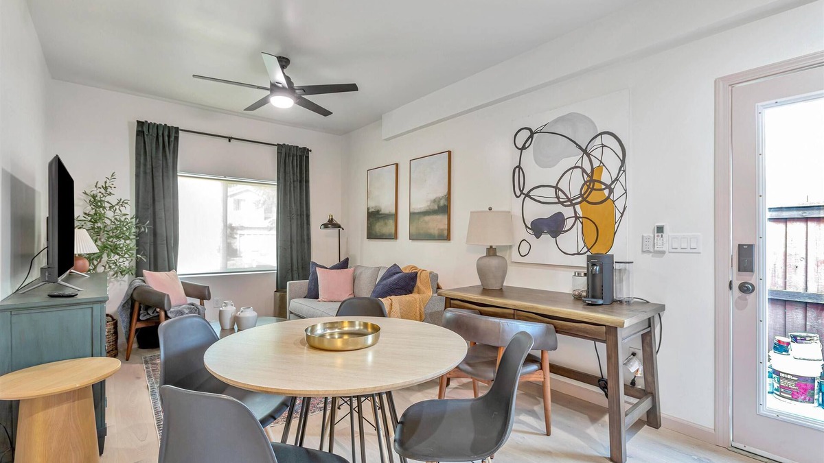 Folsom Apartment | Cozy Broadstone guesthouse located near shops & trails with AC, WiFi