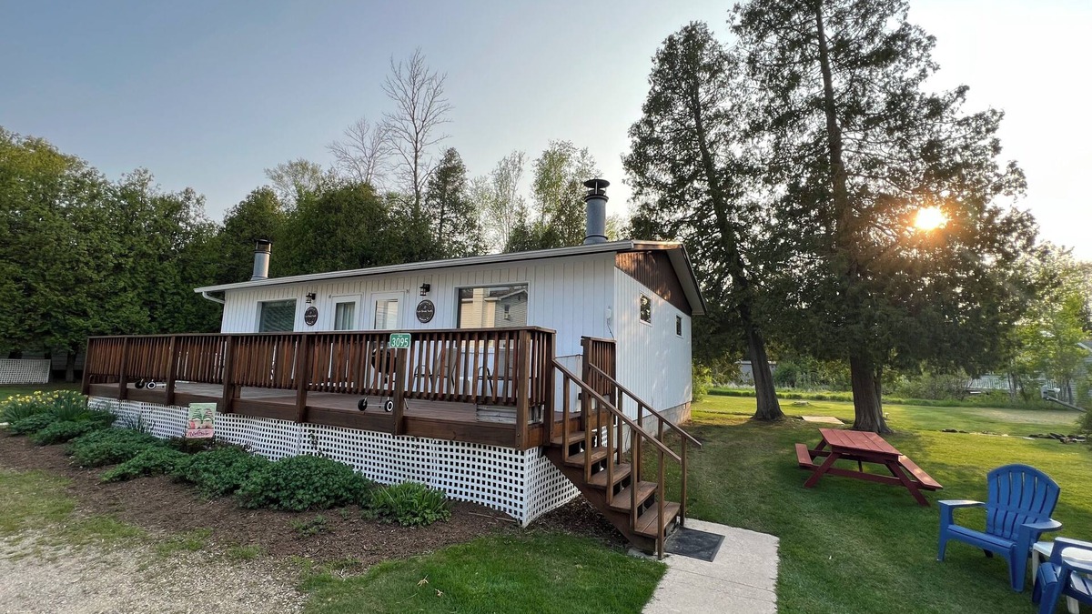 Ephraim Cottage | Cozy Brook North Cottage @ Ephraim Beach on Ephraim Village Cottages Resort