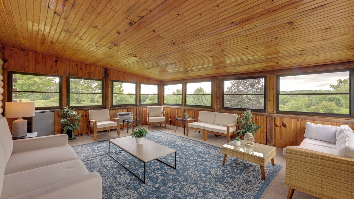 Brookville Cabin | Cozy Brookville Home w/Fire Pit & Deck!