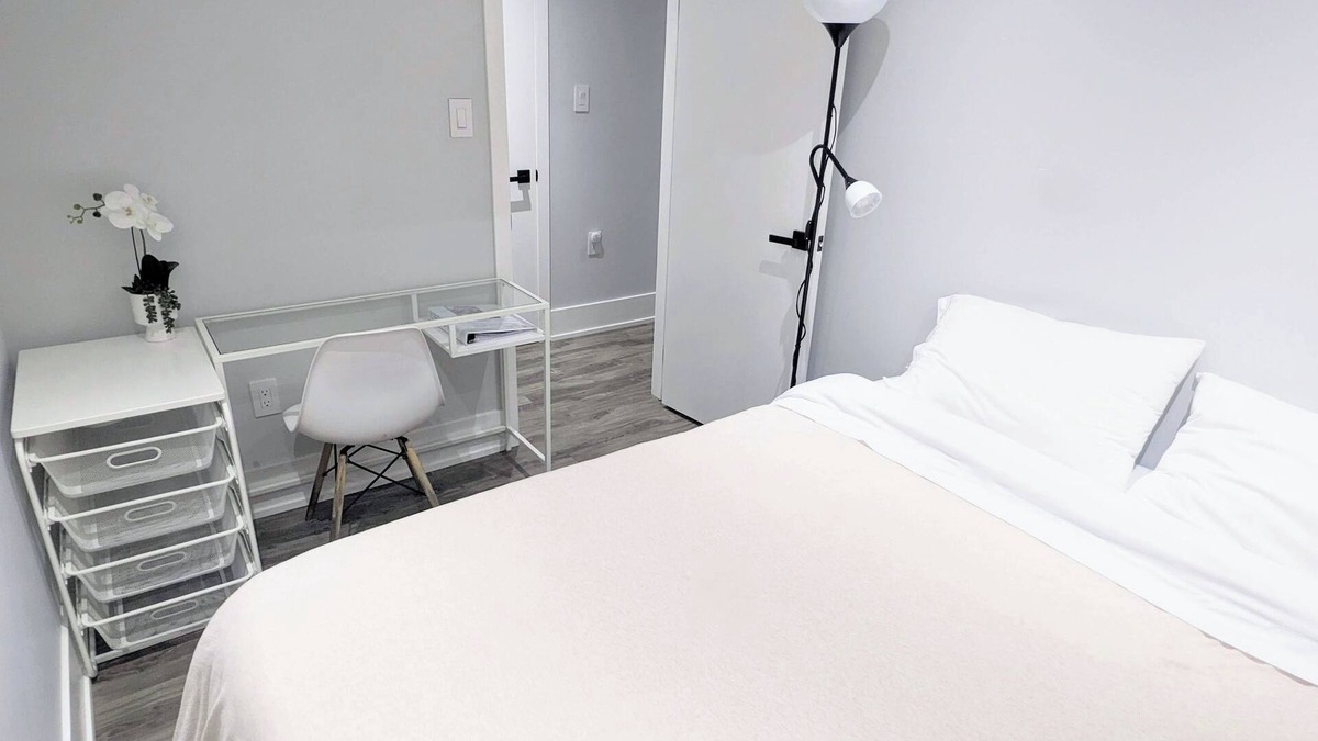 Woodbine - Lumsden House | Cozy Bsmt Apartment w/Parking & Patio - 20mins to Downtown & Beach